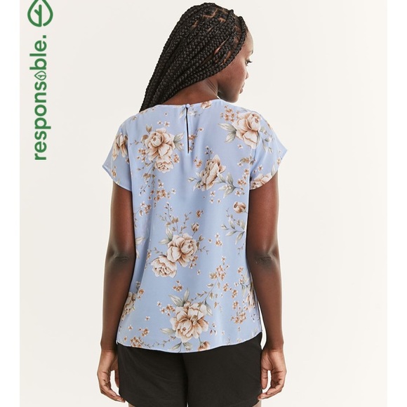 Reitmans Crew Neck Printed Blouse With Ruffles - Picture 2 of 3